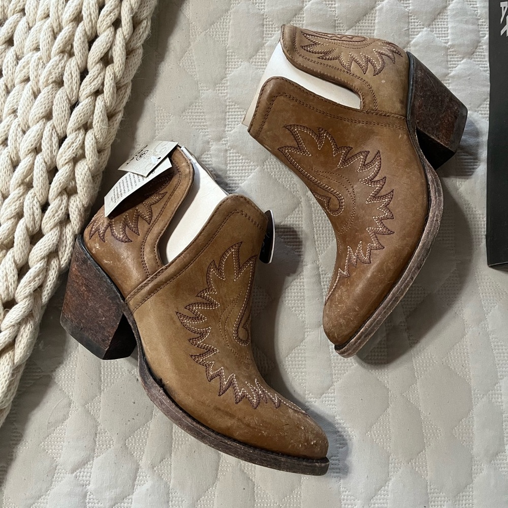 Ariat Dixon R Toe Western Ankle Boots Booties - Picture 4 of 8